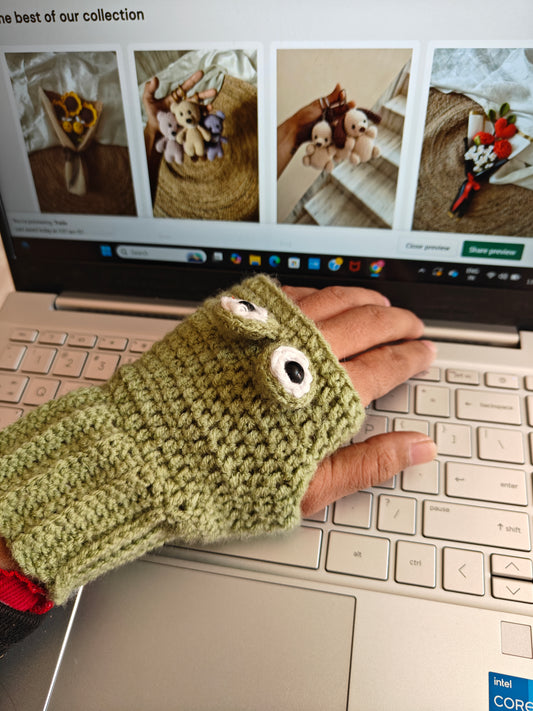 Froggy gloves