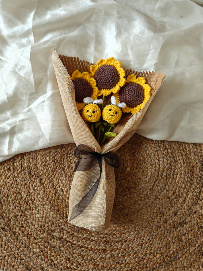 Sunflowers bee bouquet – Twisttheyarn