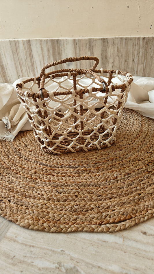 Hamper basket